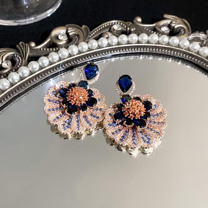 Серебряные иглы с цирконом и бриллиантами, инкрустированные цветами, нишевые легкие роскошные серьги высокого класса, модные темпераментные серьги для тяжелой промышленности, женские