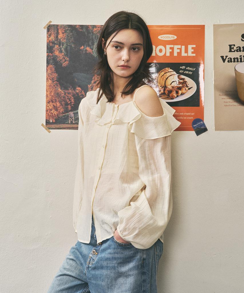 ROIROI Off-Shoulder Frill Blouse - Ivory