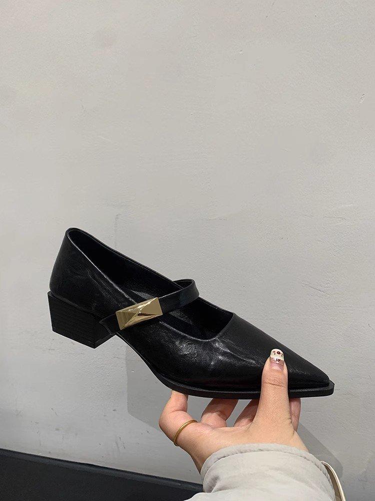 [Ушилай] Французские туфли Мэри Джейн с острым носком, женские, весна 2025, новая модная модель, универсальные одинарные туфли с мелким вырезом