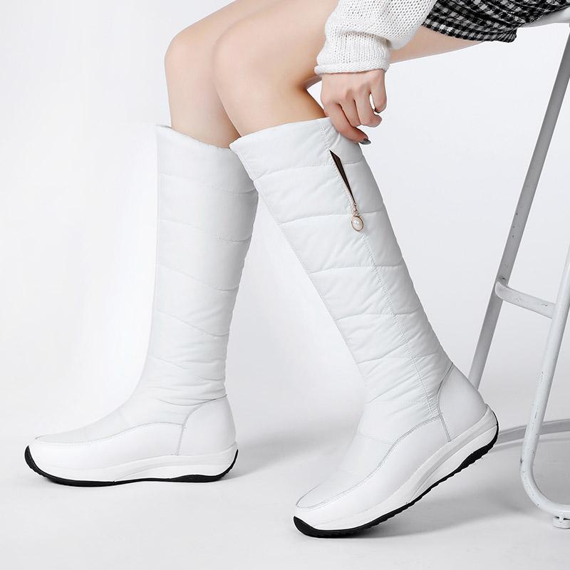 Q/Women's Flat Bottomed Snow Boots Are a Must-have In Winter for Comfort and Warmth. Long Plush Large-sized Genuine Leather Boots