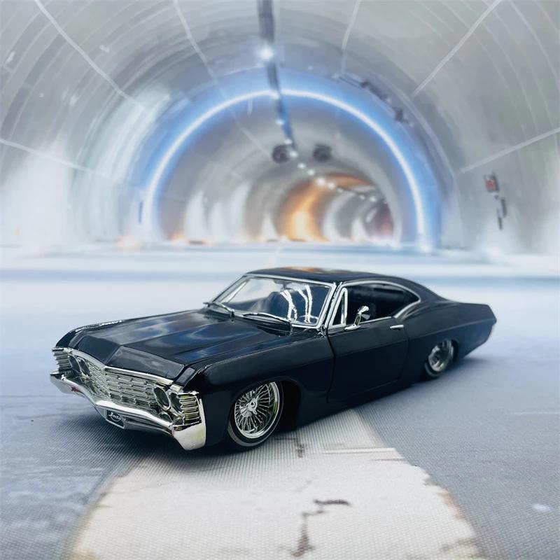 Jiada 1:24 1961 Chevrolet Impala Classic car simulation Alloy collection car model for children's birthday gifts31