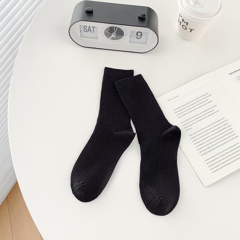 Women Spring and Autumn Pure Color Simple Sweat Absorbent Breathable Cotton Socks
