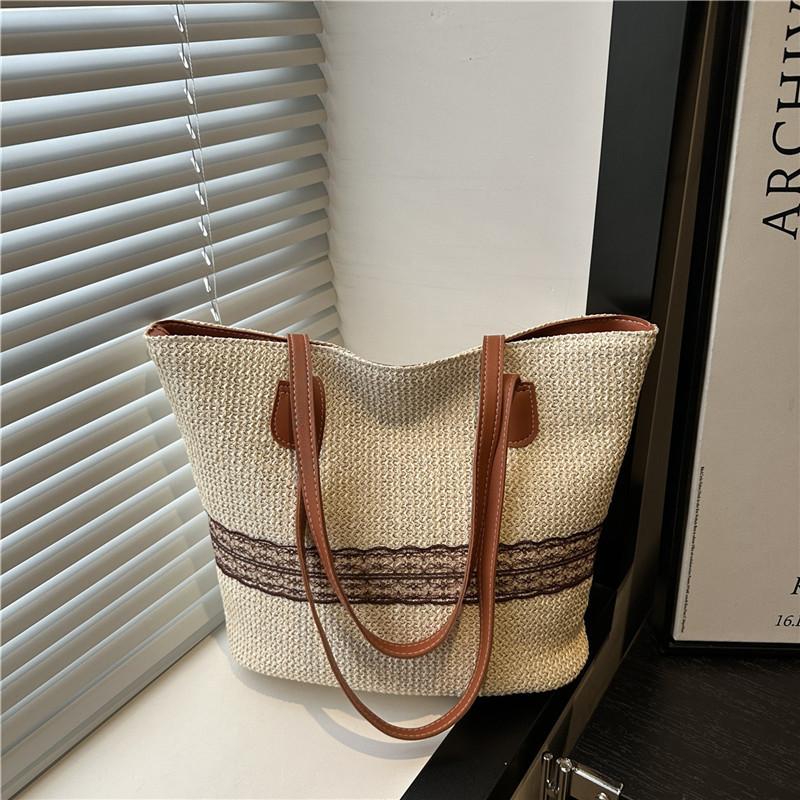 Straw Wicker Bucket Bag With Inner Phone Pocket For Summer Vacation And Shopping