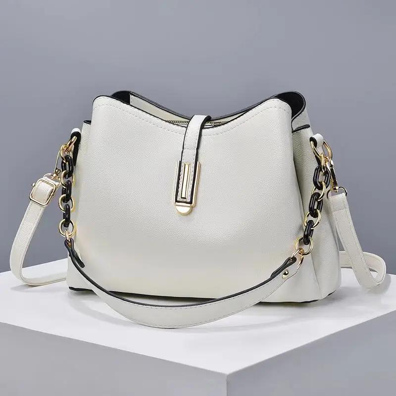 Luxury Brand Designer Women'S Handbag Fashion New Shoulder Bag Classic Large Capacity Crossbody Bag Commuting Small Square Bag