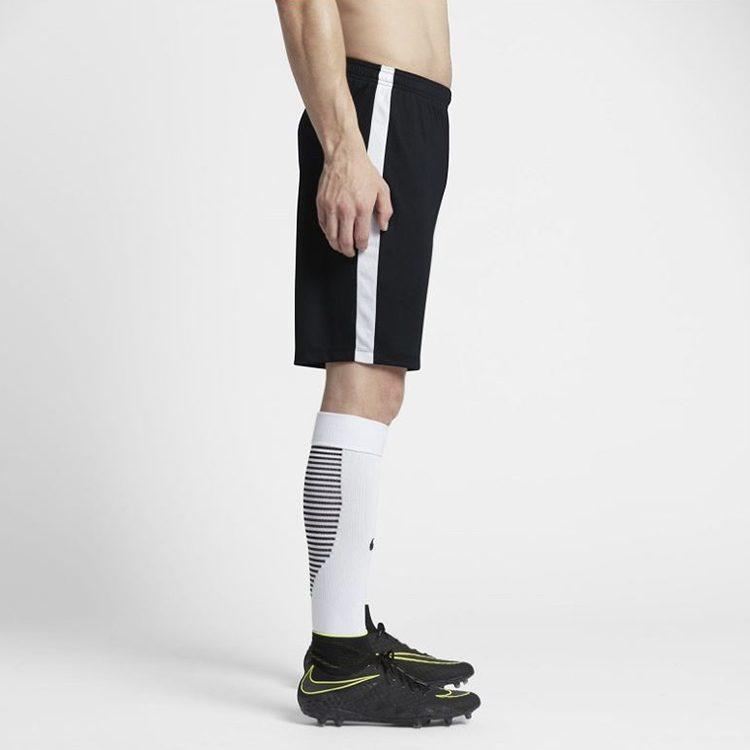 Nike Спортивные шорты мужские тонкие 832900-010