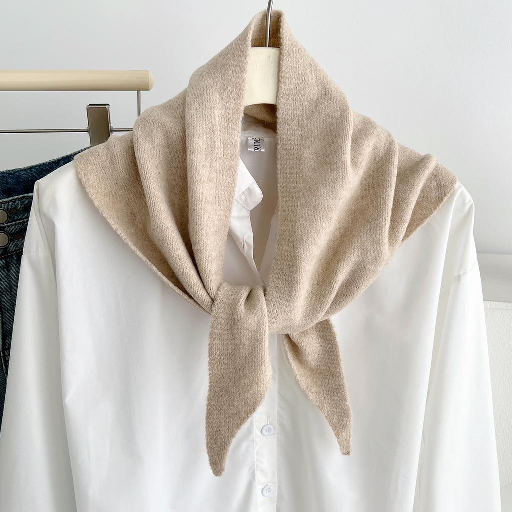 New Korean version solid color triangle scarf scarf women's warm knitted small scarf versatile outer neck protection scarf