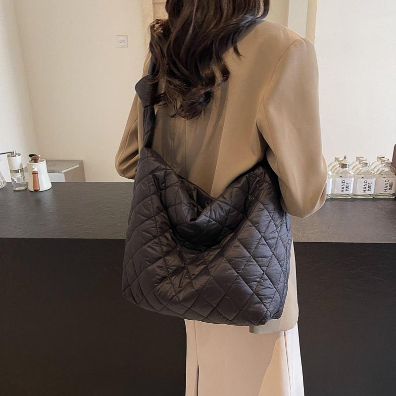 Women's Cloud Pleated Tote Bag Women's Lightweight Large Capacity Crossbody Underarm Bag