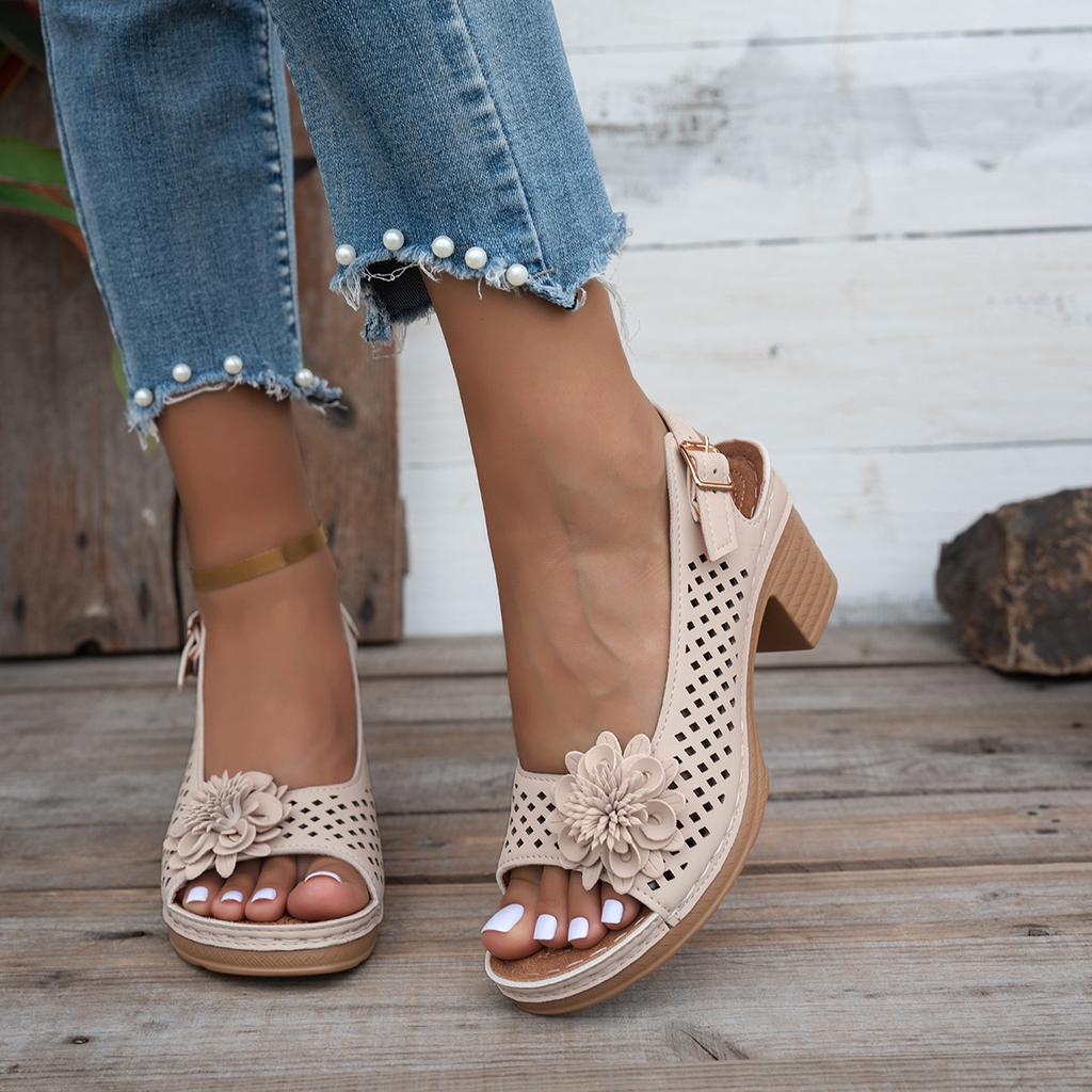 Foreign Trade Large Size Flower High Heel Cool Slippers Women's 2025 Summer New European and American Fashion Thick Heel Belt Buckle Sandals