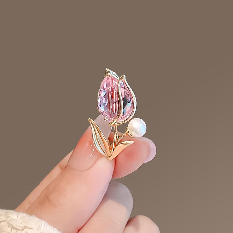 Темперамент тюльпан брошь женский имитация хрустального корсажа ниша дизайн чувственная булавка анти-свет пряжка воротник одежда аксессуары