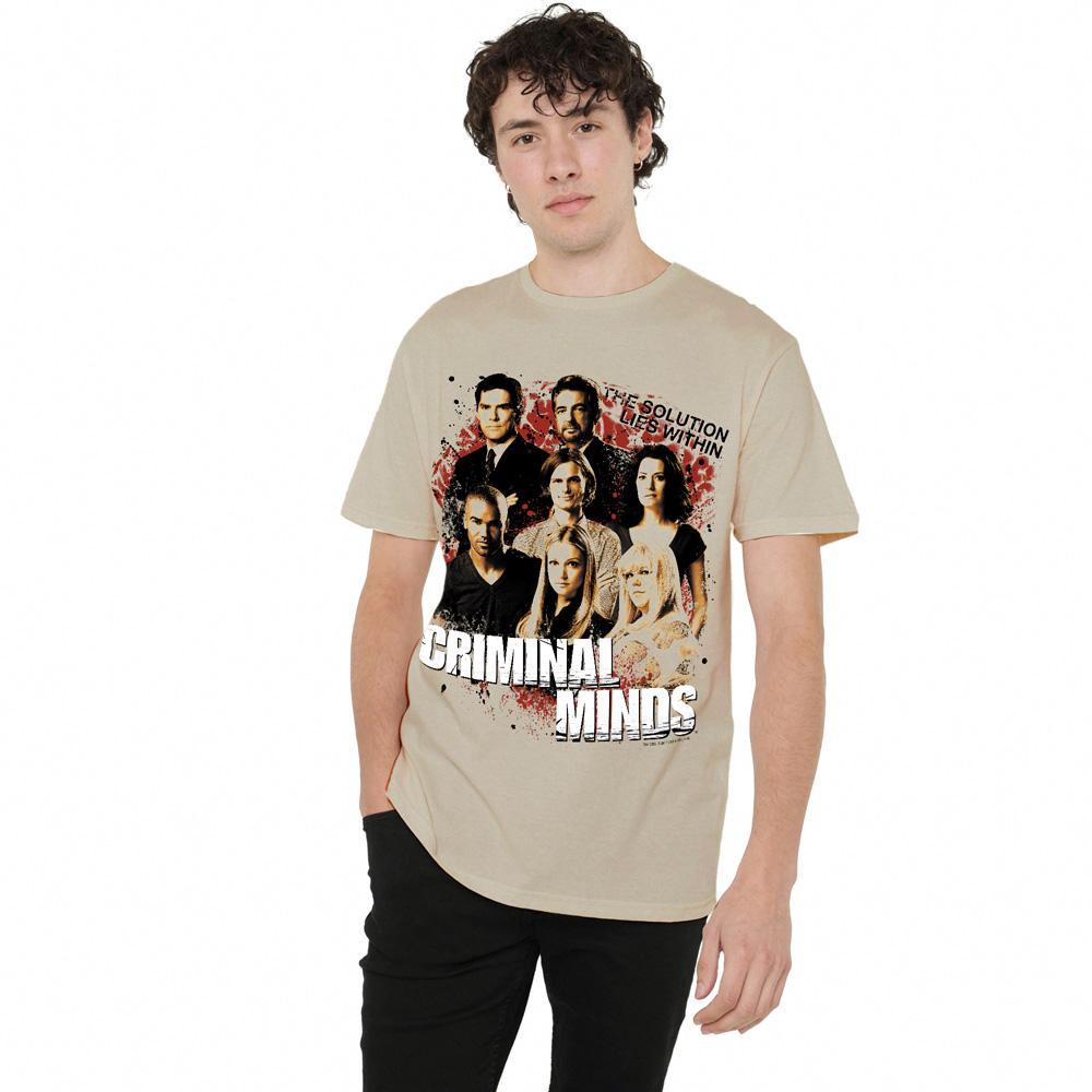 Мыслить как преступник Мужская футболка Решение внутри