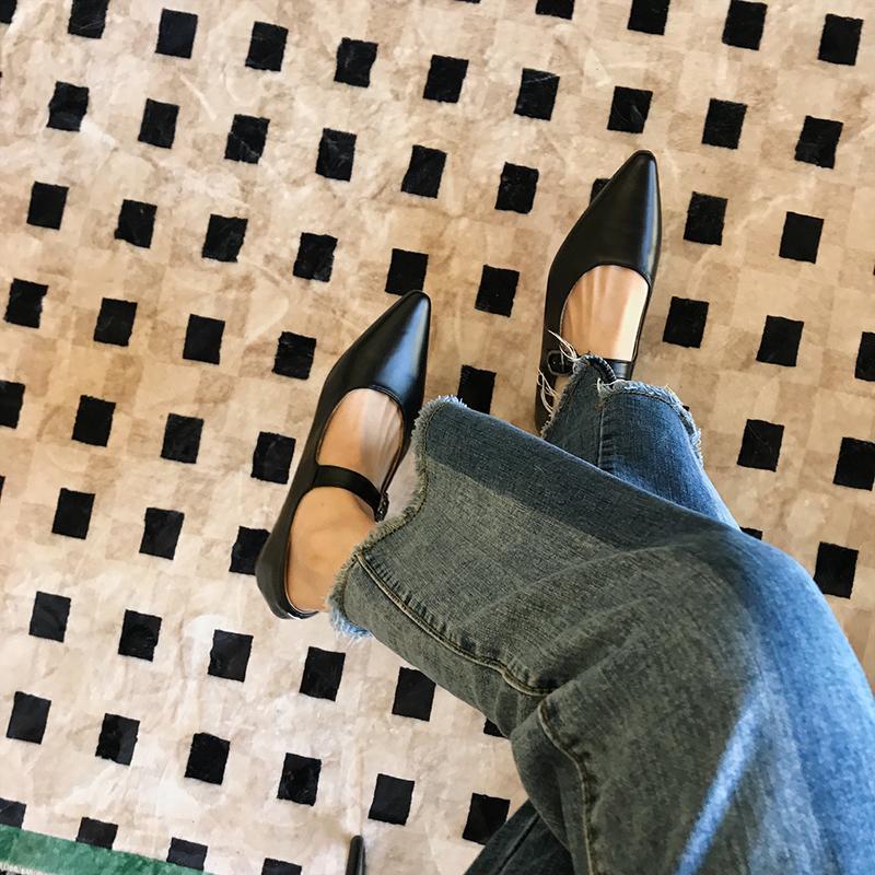 Туфли с острым носком и пряжкой из лакированной кожи, матовая темпераментная ретро, ​​простые универсальные весенне-летние маленькие кожаные туфли для женщин