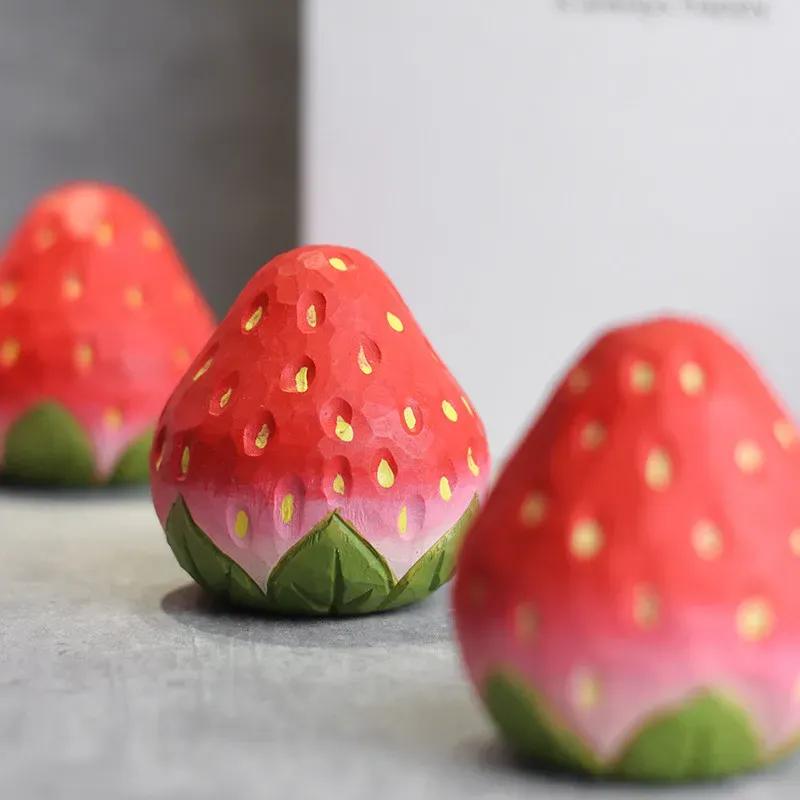 Strawberry Handmade Wood Carving Ornament Household Simple Healing Office Desktop Fruits Ornament Gift for Girlfriend's Birthday