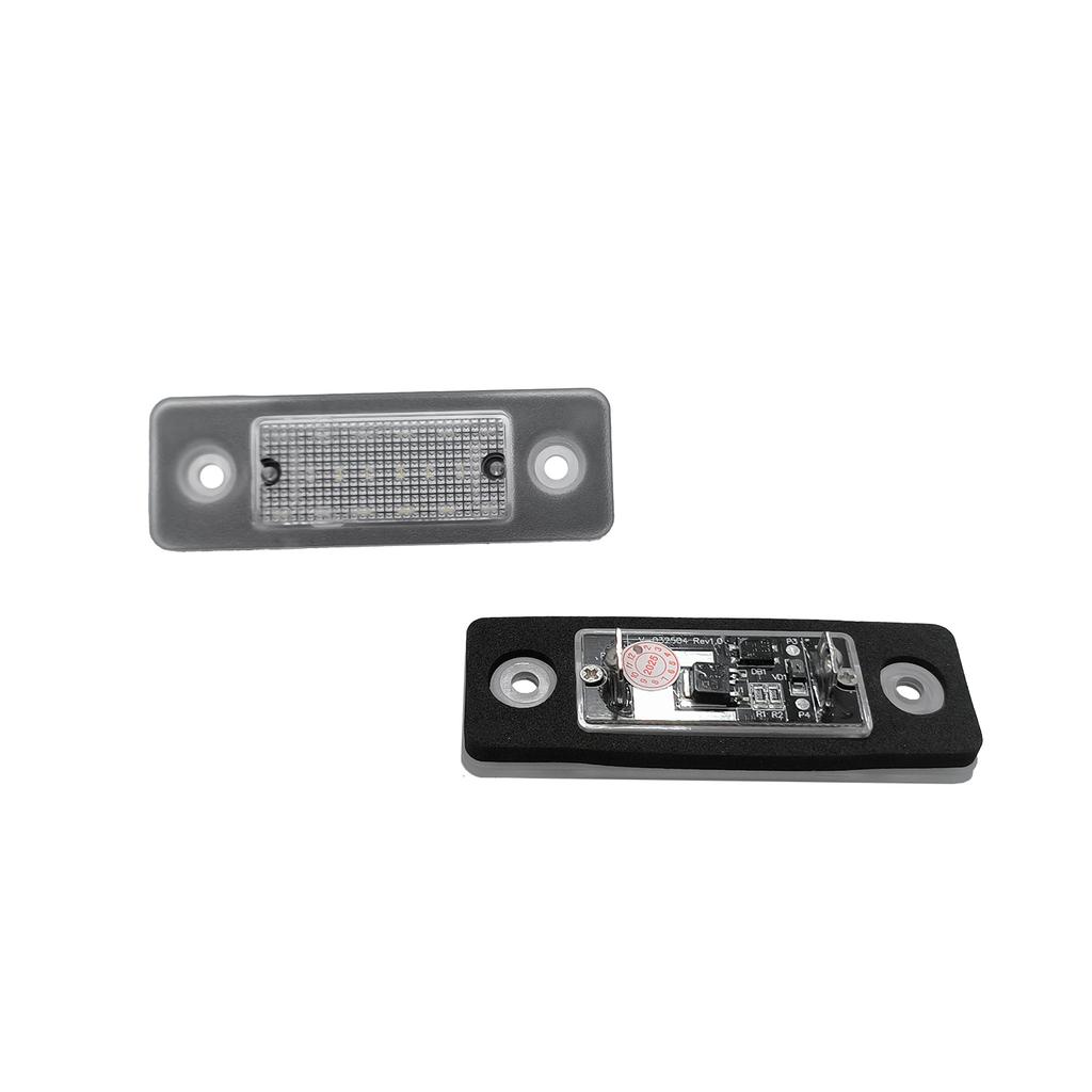 1 пара фонарей подсветки номерного знака для Volvo C30 2006-2013