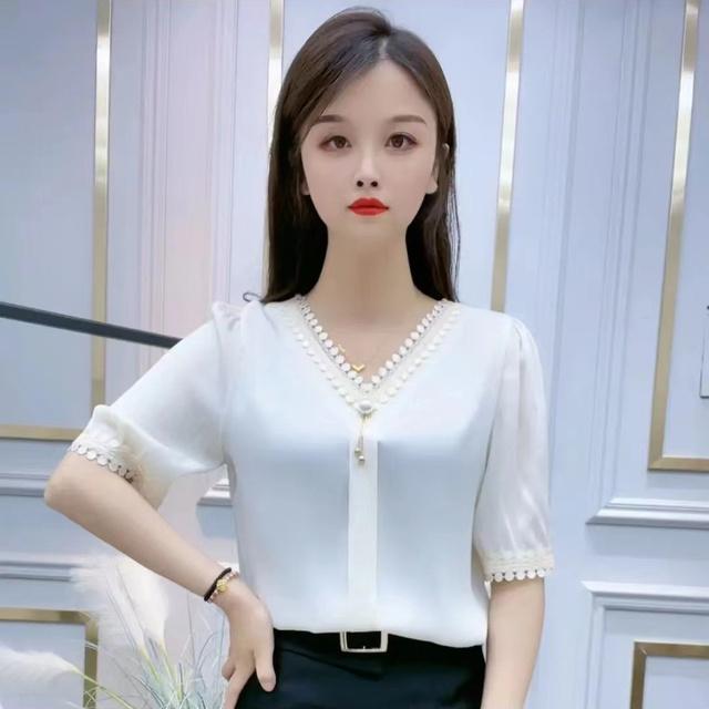 Модный топ с короткими рукавами, летняя новая кружевная нижняя рубашка, однотонные пуловеры с v-образным вырезом, блузка M-4XL