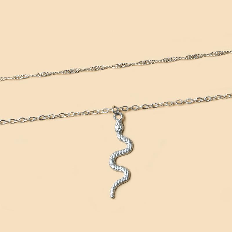 Multi-layer snake necklace European and American jewelry pendant versatile niche alloy women's collarbone chain snake chain
