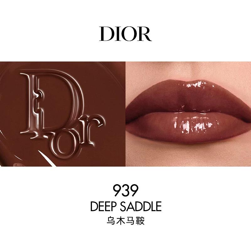 Dior Помада-зеркало Glamor Помада Увлажняющая и придающая объем, водянистая, легко наносится и придает сияние #939 DEEP SADDLE эбеновый седло