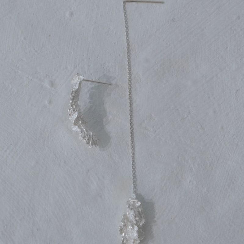 Mouvebament White drop earring_Silver 925