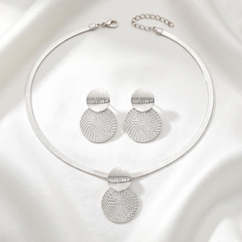 European and American personality exaggerated geometric round earrings fashion temperament light luxury high-end necklace earrings versatile ear