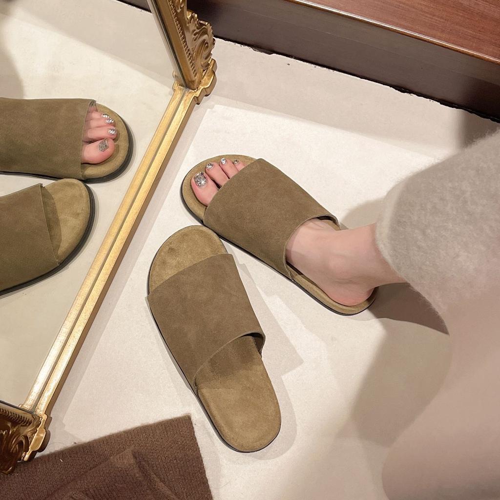 Сказочный ветер однословные крутые тапочки женские для улицы 2025 лето новинка корейская версия удобные на плоской подошве универсальные крутые тапочки женские