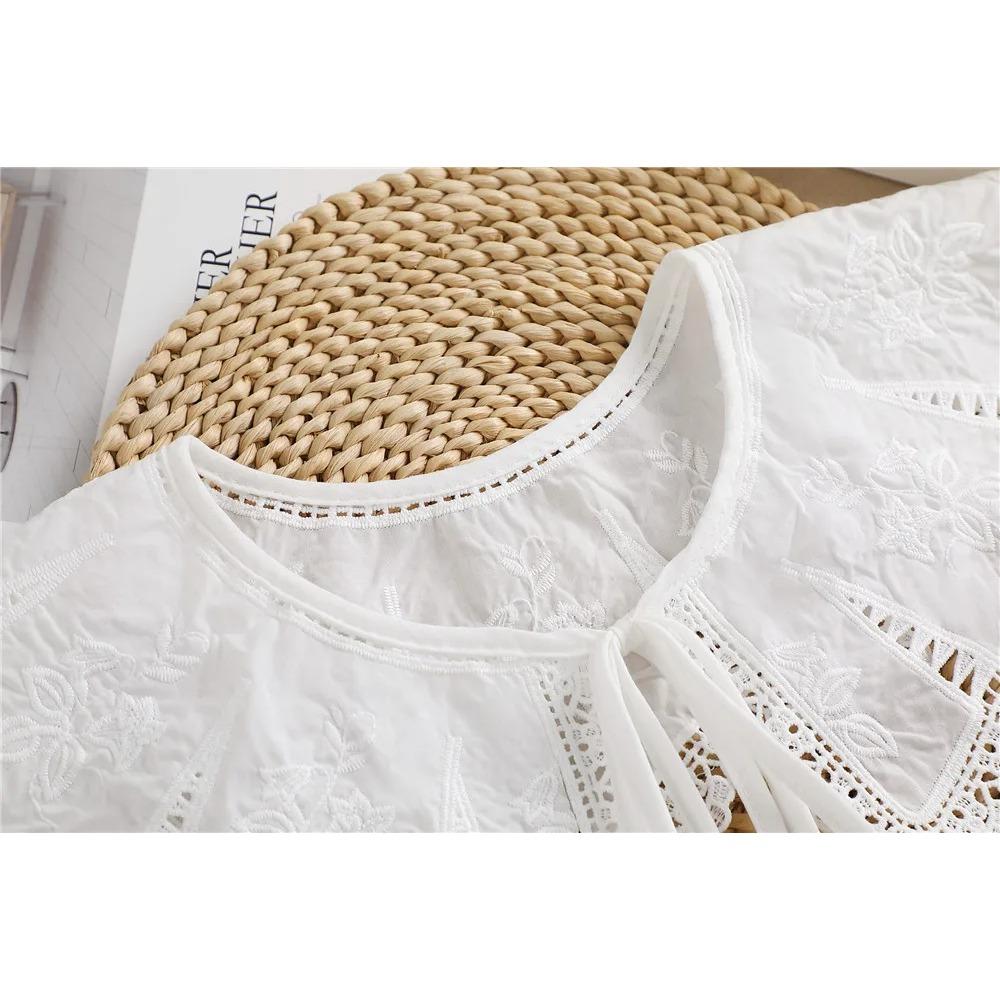 Women Bowknots Fake Collars Hollow Embroidered Lace White False Collar Women Detachable Collars Shirt Neckwear Accessories