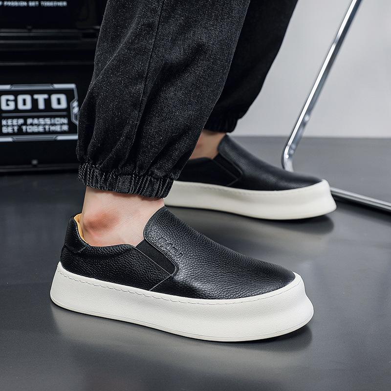 Кожаные мокасины мужские туфли лето 2025 новые легкие рабочие туфли на платформе с одной педалью ленивые трендовые туфли на плоской подошве