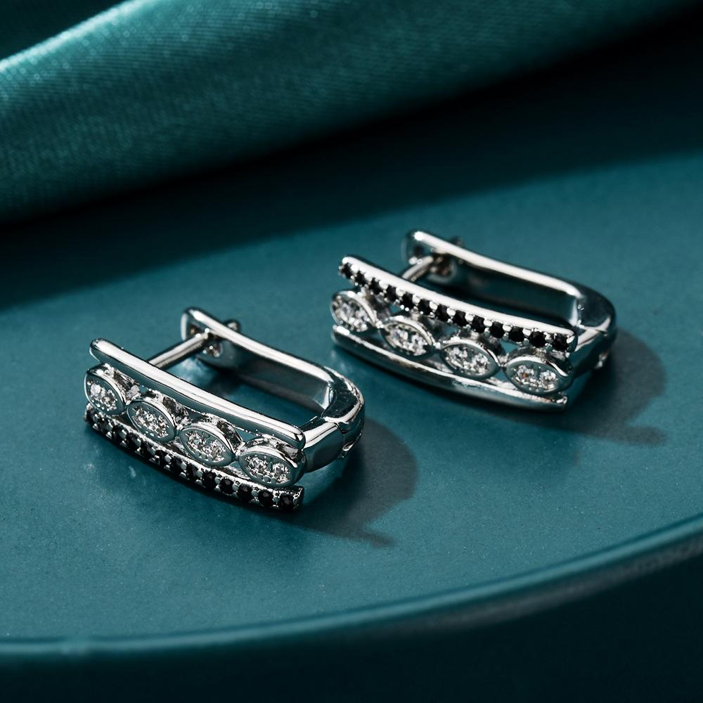 Серьги-кольца с круглыми и черными цирконами