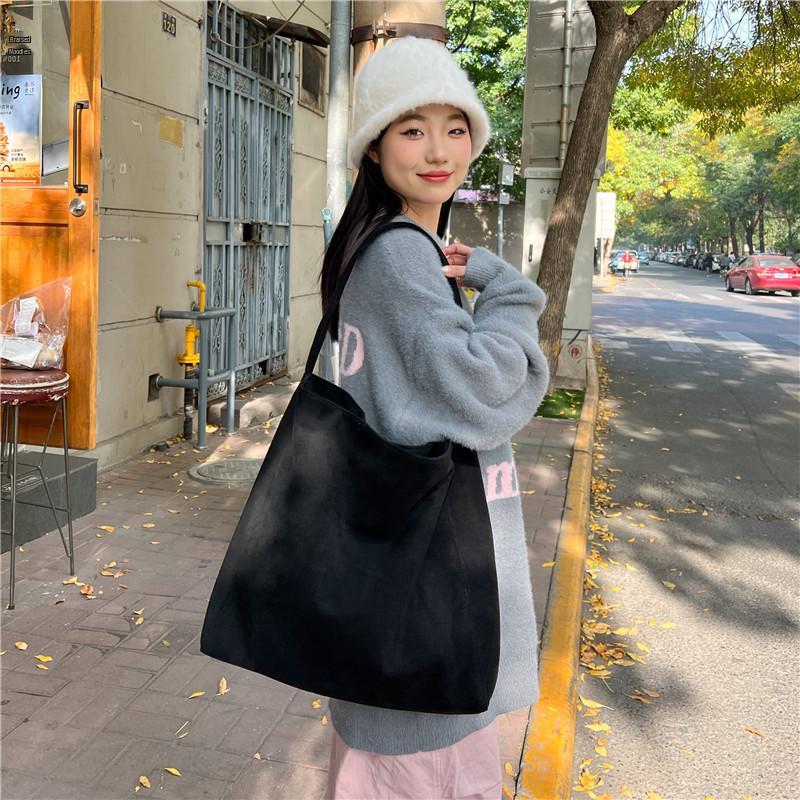 2025 Модная женская однотонная сумка-тоут через плечо