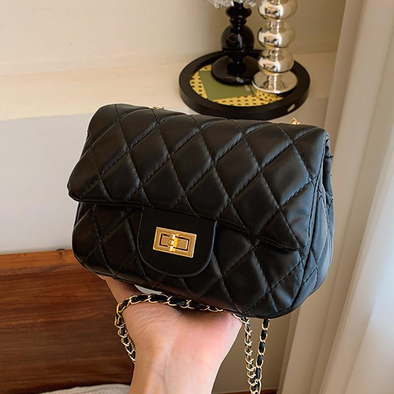 Новая корейская сумка через плечо в стиле casual chic с цепочкой и ромбовидным узором, весна 2024