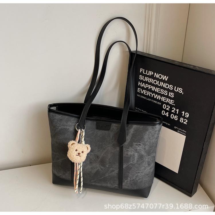 Underarm Large Capacity Tote Bag Women 2025 Korean Version Niche Design Trendy Fashion Shoulder Bag Casual Versatile Underarm Bag