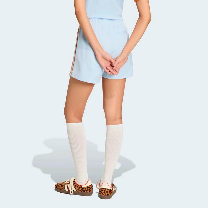 adidas Женские спортивные шорты крупной вязки KY3166