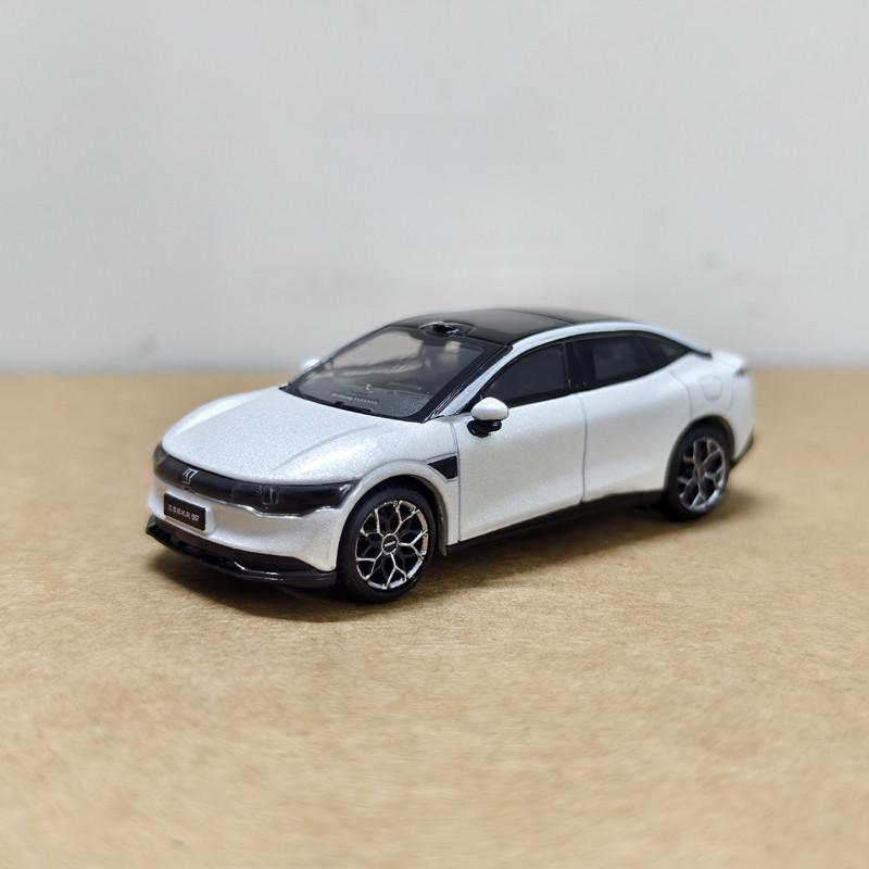 Литье под давлением 1:Модель автомобиля Geely Kagero 007 в масштабе 1:64, из сплава