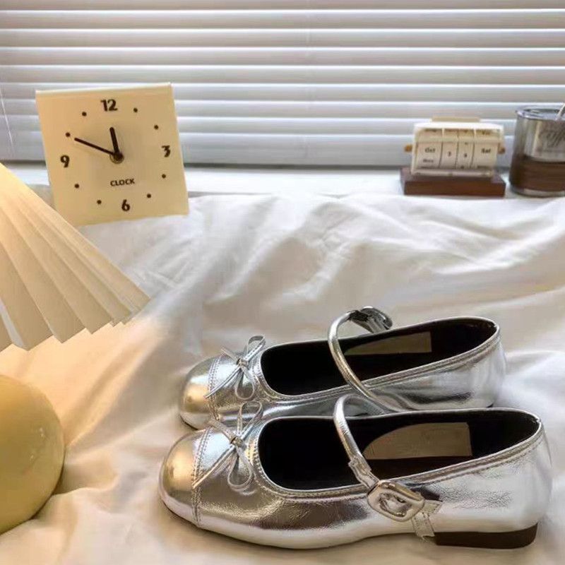 Внутреннее увеличение высоты французский серебристый светлый рот балетные Мэри одинарные туфли 2025 весна новые плоские юбка jk кожаные туфли