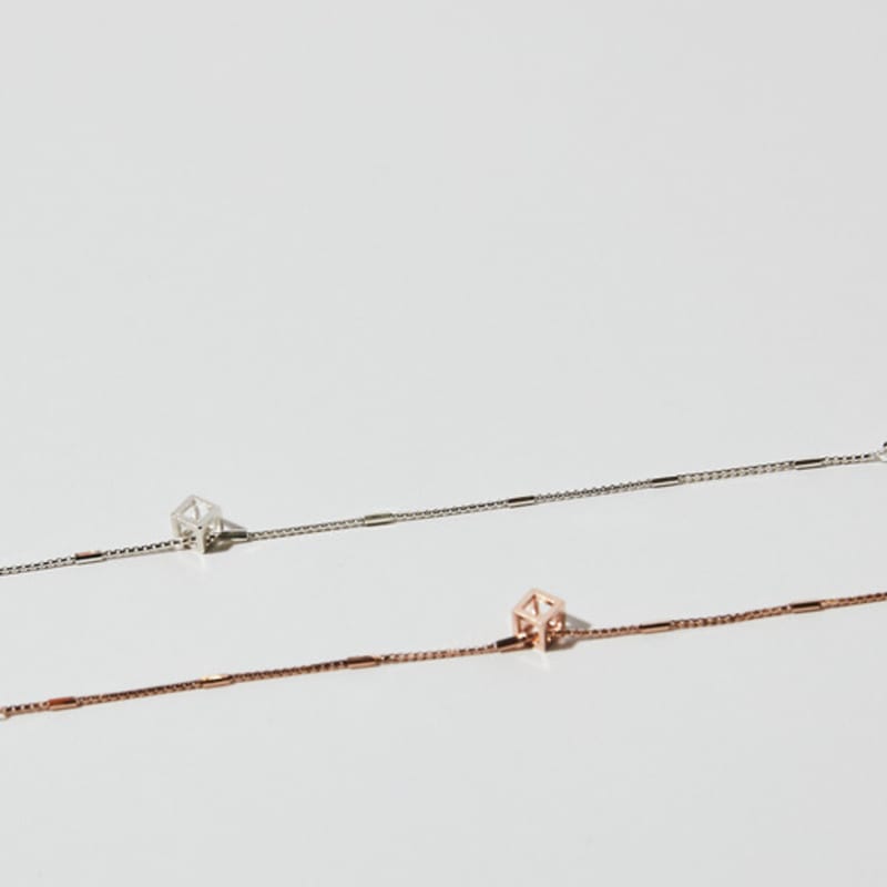 BONAFIDE JEWELRY Single Frame Cube Bracelet
