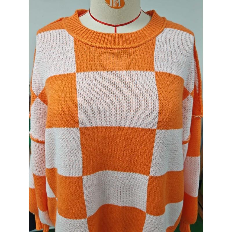 Женский свитер в стиле пэчворк с мозаичным узором в осенне-зимнем стиле