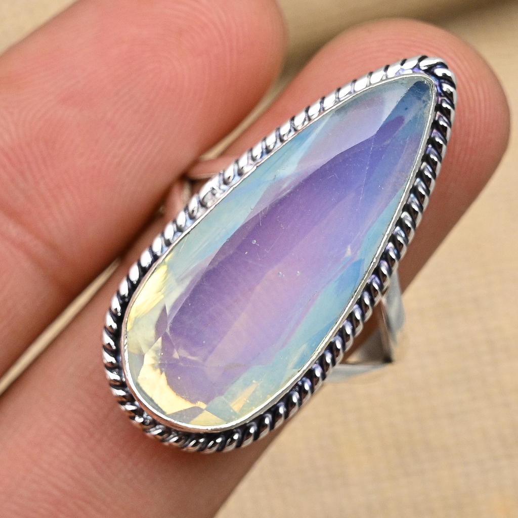 Замечательное ювелирное кольцо ручной работы из стерлингового серебра 925 пробы с молочным опалом и драгоценным камнем