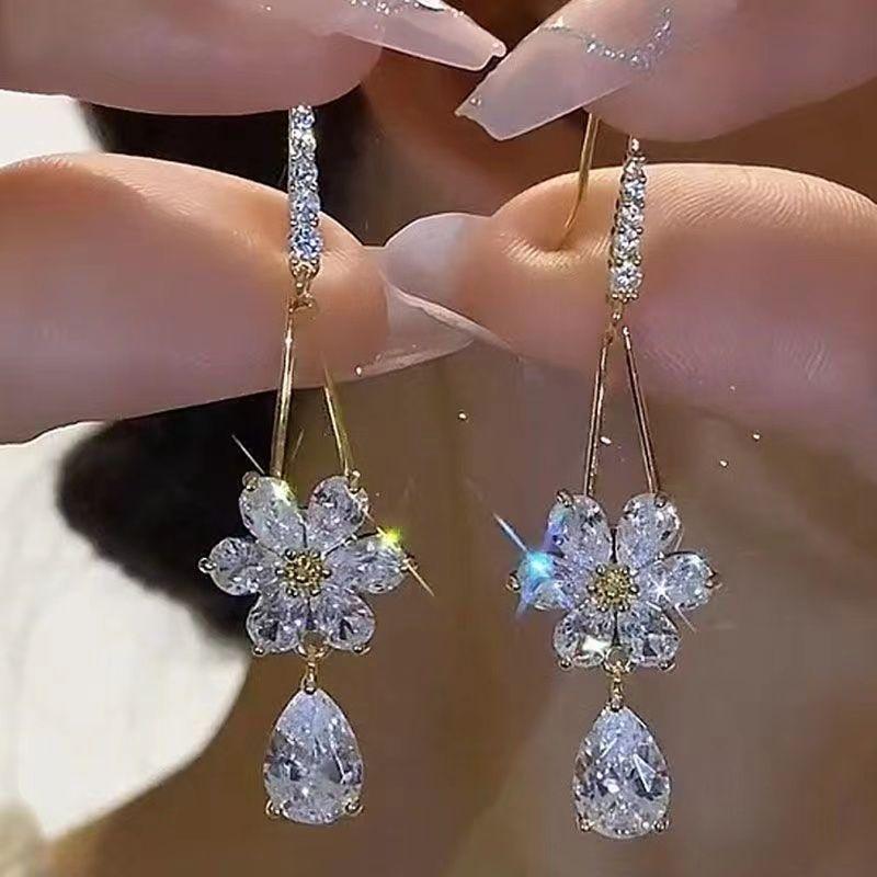 French Light Luxury Crystal Zircon Flower Drop Earrings For Women Elegant Pearl Rhinestone Tassel Earrings Wedding Jewelry Gifts