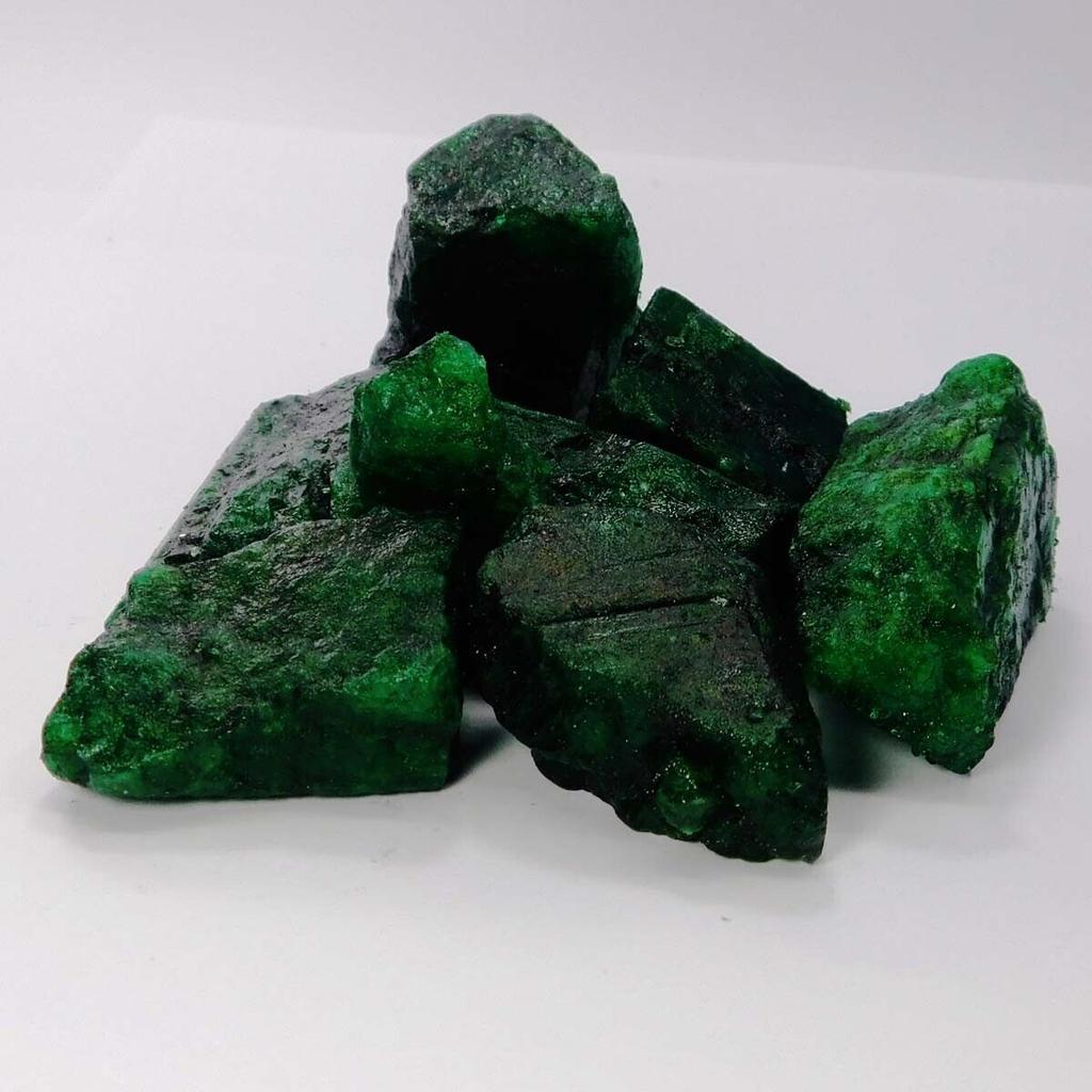 Natural Green Emerald Loose Gemstone 1000 ct Extremely Rough Uncut for Lapidary and Gem Collections