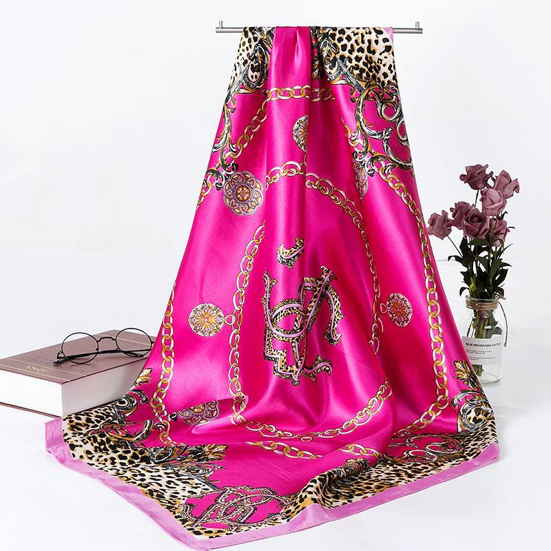 Корейский тренд 2024 года: большой шелковый квадратный шарф для женщин — универсальный аксессуар на весну и осень