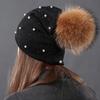 Женская модная шапка, осенне-зимняя шапка со стразами и жемчугом, женские шапочки из натурального меха енота с помпоном, хлопковые теплые шапки