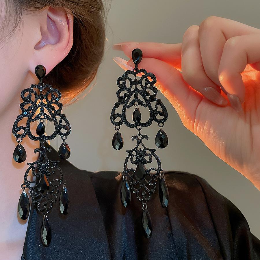 Silver Needle Feather Fringed Earrings Long Light Luxury Atmospheric Stud Earrings Personalized Design Earrings