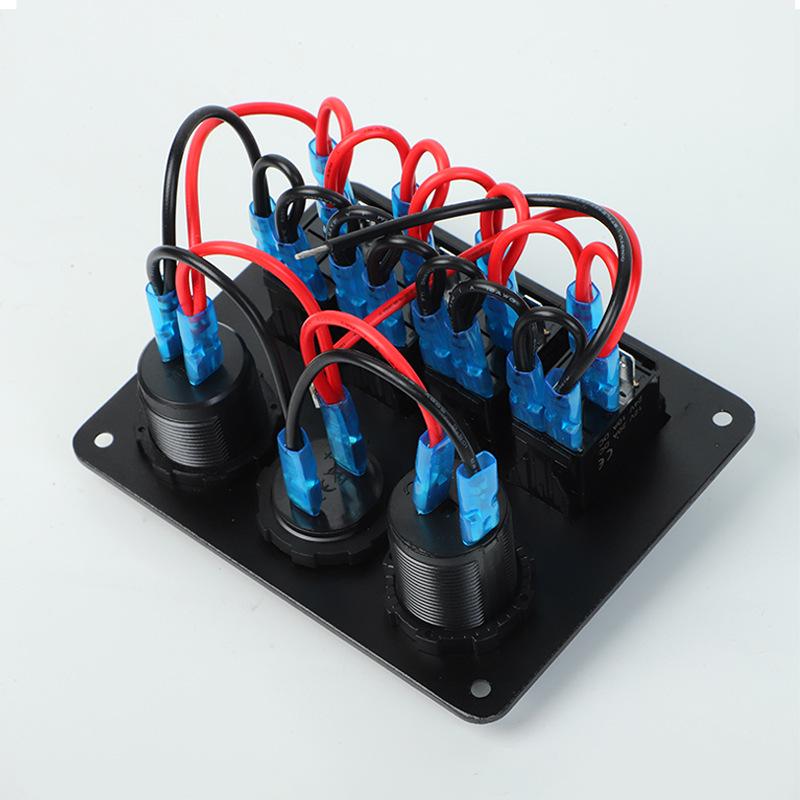 Четырехпозиционная панель для лодки с вольтметром, USB-зарядкой, прикуривателем, светодиодным дисплеем и тумблером.