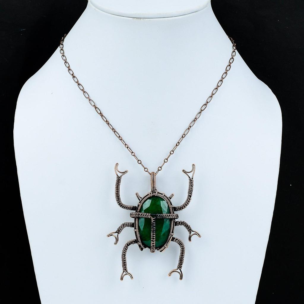 Ограненный замбийский изумруд, медный кулон, обернутый проволокой, медное украшение ручной работы, кулон в виде жука, подарок для нее, обернутый проволокой, драгоценный камень, ювелирное изделие