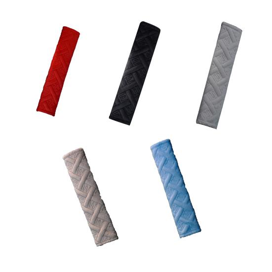 Удобный автомобильный чехол на плечо. Полезный плюшевый чехол на ремень безопасности. Чехол на ремень безопасности. Плечевой ремень автомобиля. Удобный автомобильный чехол.