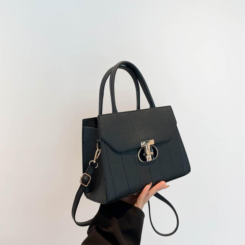 Women's Bag 2025 New Foreign Style Portable Small Square Bag Casual European and American Niche Design Large Capacity Shoulder Messenger Bag