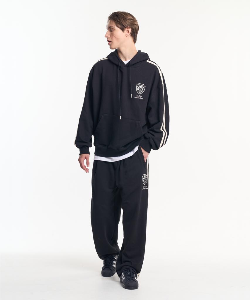 MOO [Fleece/Non-Fleece] Sporty Embroidered Single-Pleat Balloon Wide Track Pants - Black