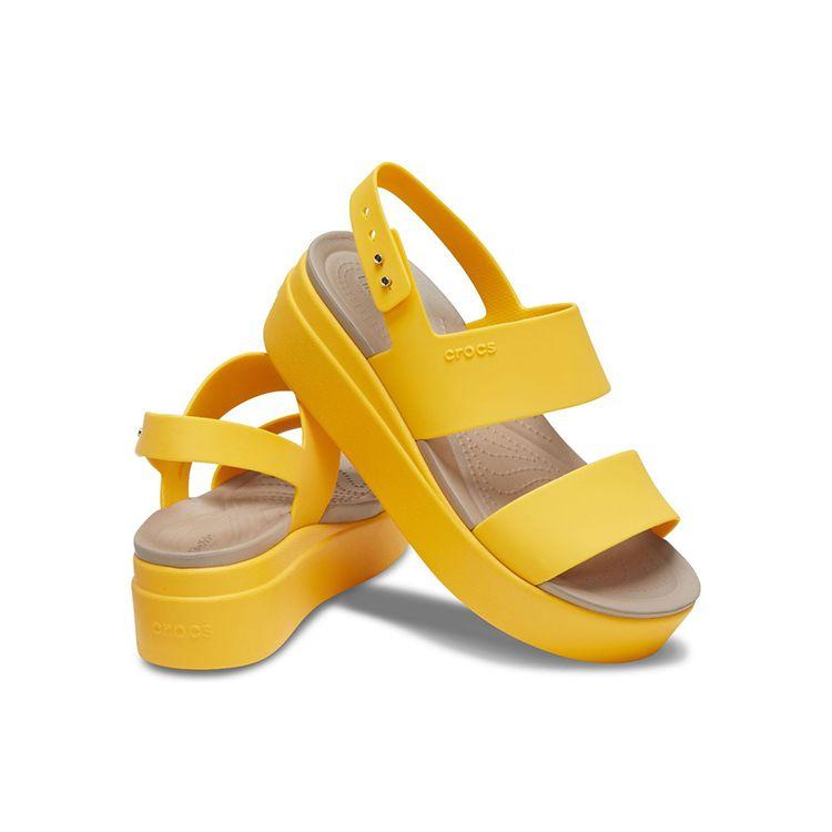 Crocs Бруклинские сандалии на платформе Женские сандалии Желтые 206453-70U