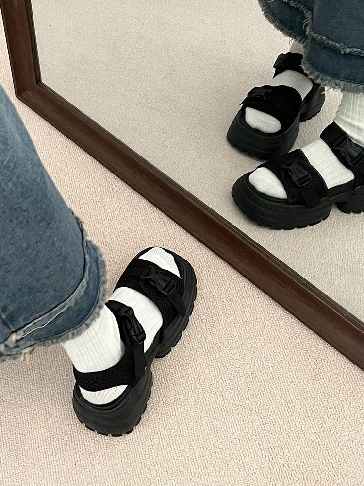 2024 Лето Новые женские сандалии Верхняя одежда Модные повседневные римские тапочки с толстой подошвой на платформе Сандалии Женская обувь