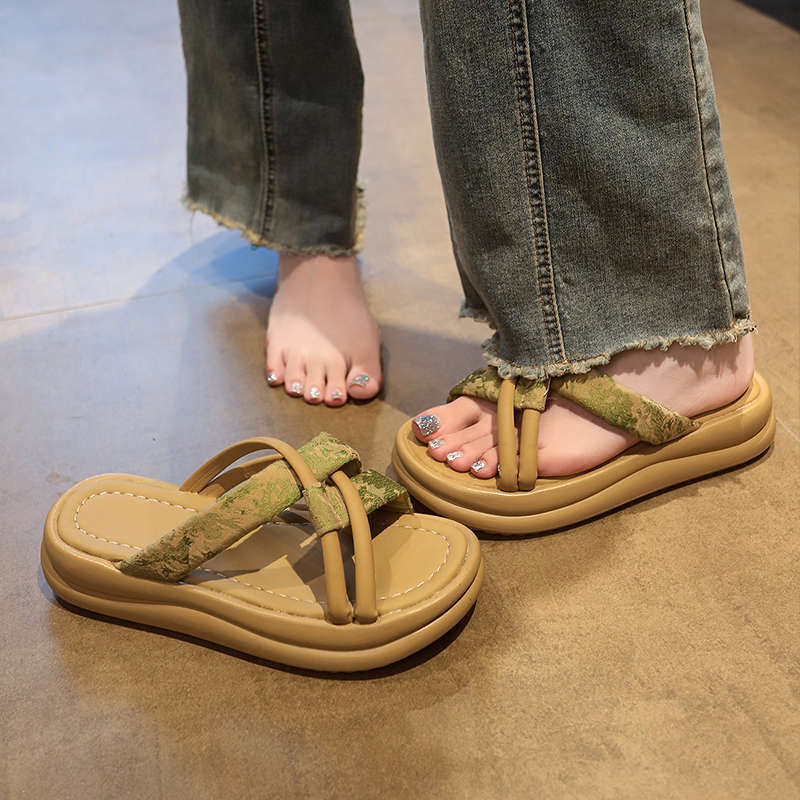 Шлепанцы на толстой подошве, популярные в интернете, женские, 2025, новые, популярные, для лета, с высокой ценностью, для выхода, красивые сандалии