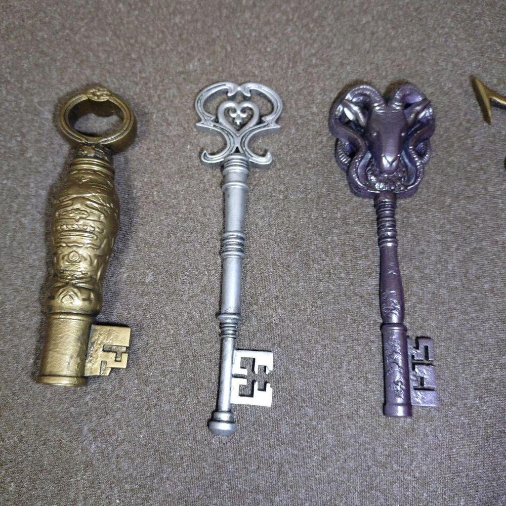 [USED] Resident Evil 4 Key Resident Evil Figure