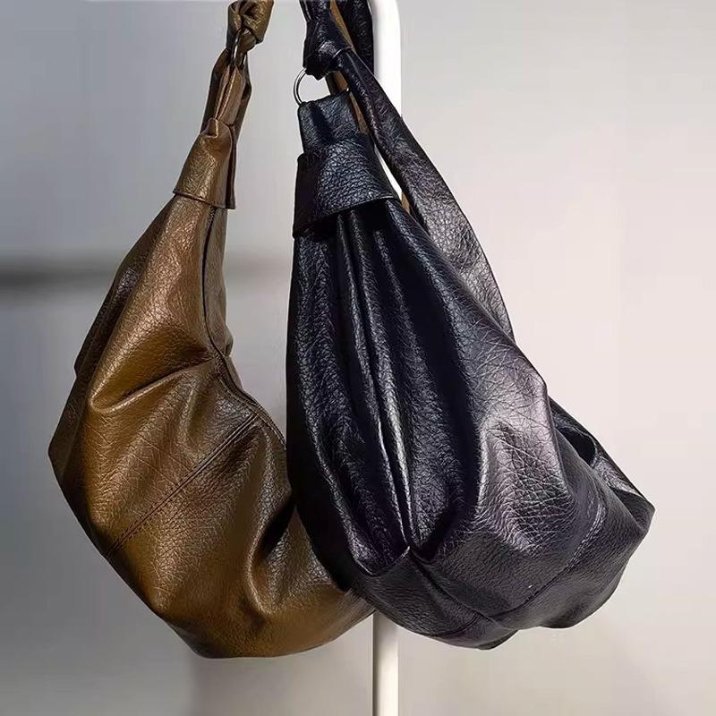Вместительная ретро-сумка-пельмень из мягкой кожи с плиссировкой, в ленивом повседневном стиле, универсальная, с рогом, на плечо, мессенджер